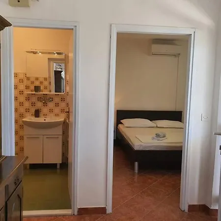 Apartmani Barada Seget Vranjica Exterior photo