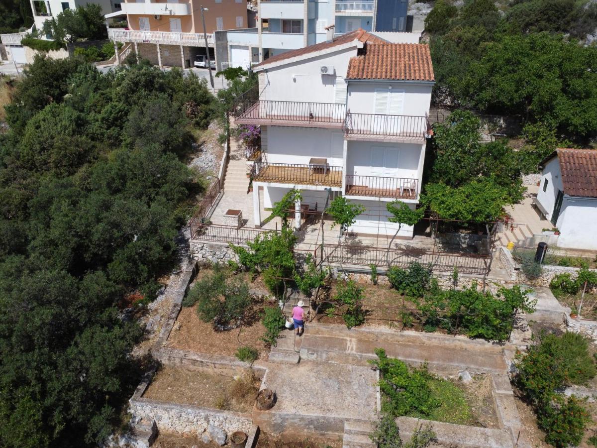 Apartment Barada Seget Vranjica