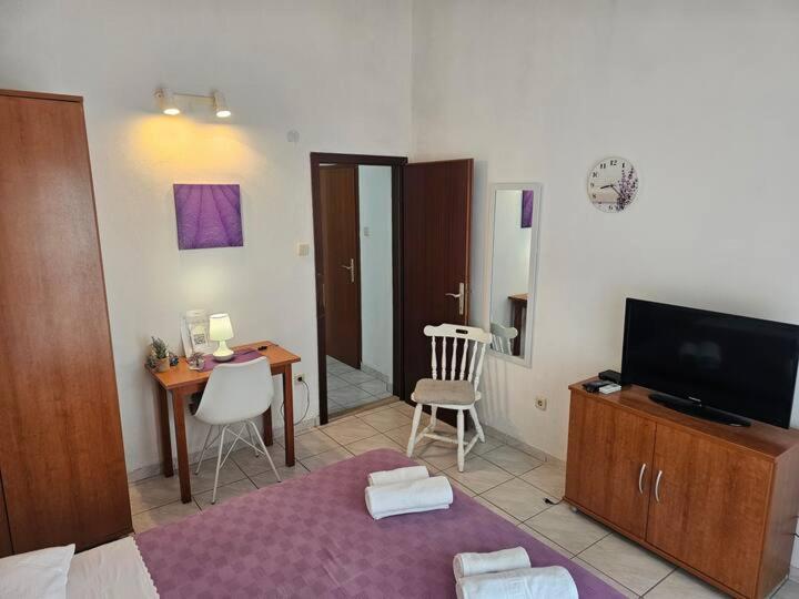 Apartment Barada Seget Vranjica