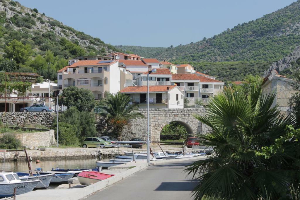 Barada Apartment *